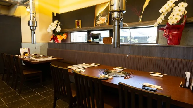 ゆったりお過ごしいただけるベンチシート